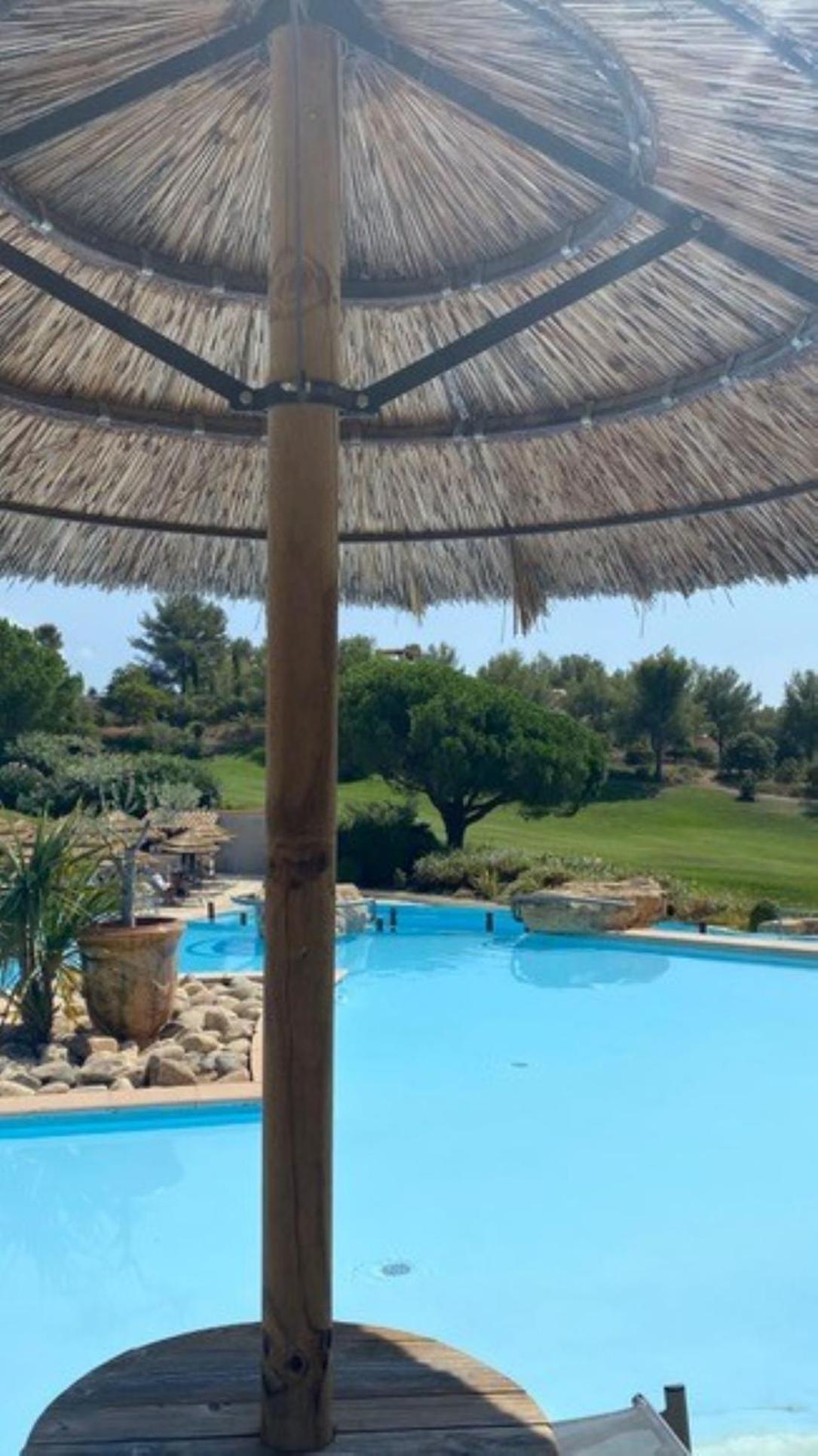 Villa Dans Cadre D'Exception - Golf, Piscine Et Tennis Prive سا سيرْ سور مير المظهر الخارجي الصورة